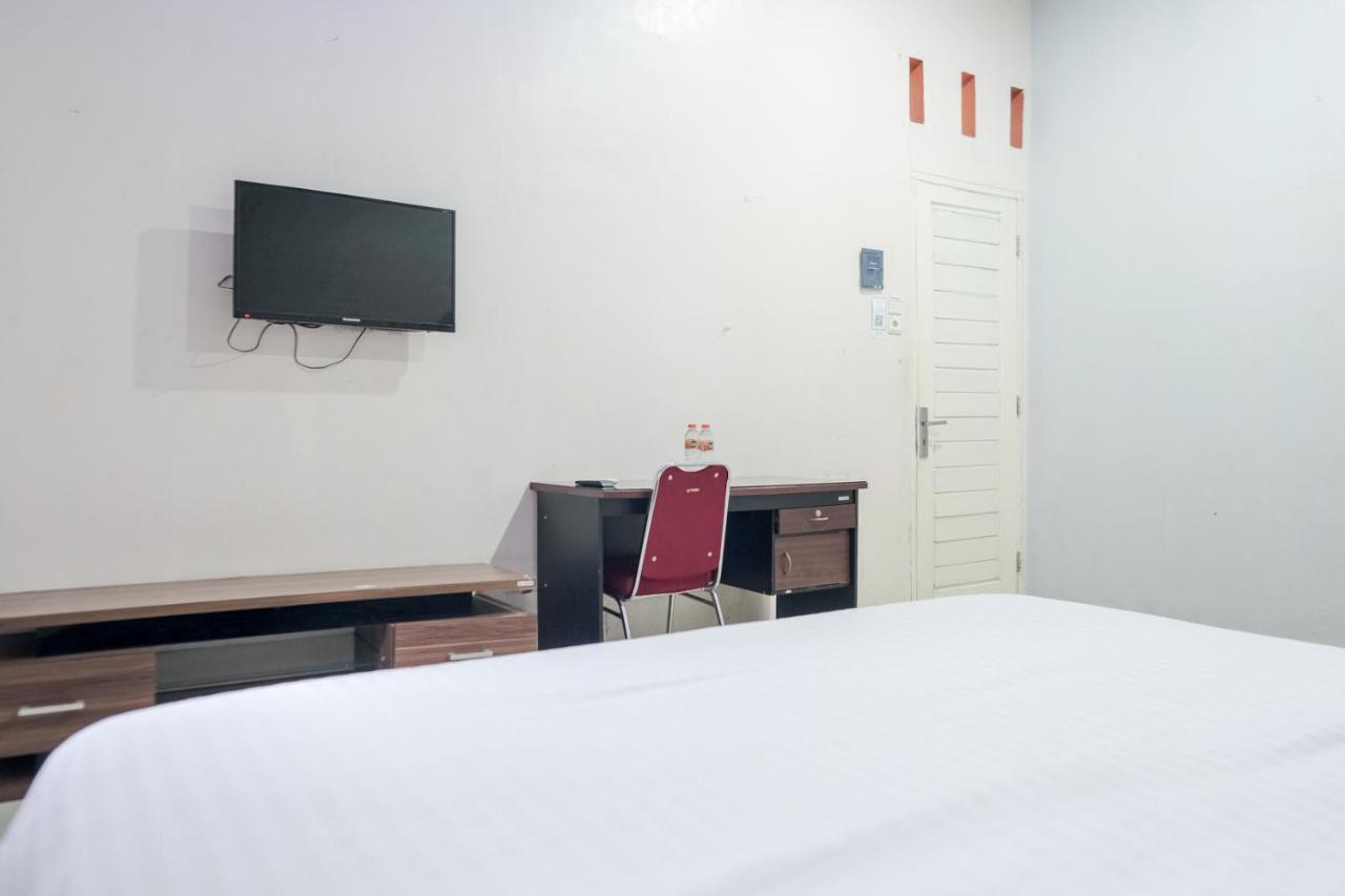 Djaboerigin Mongonsidi Guest House Redpartner Медан Экстерьер фото